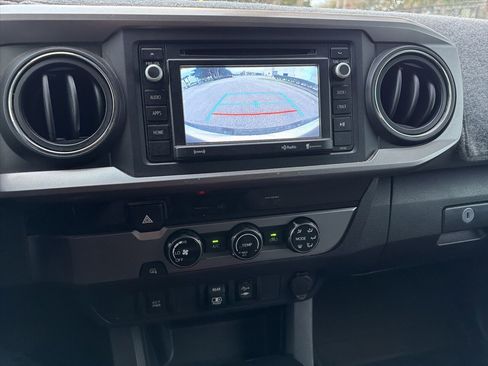 Used 2018 Toyota Tacoma SR5 image 12