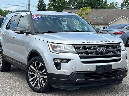 Used 2019 Ford Explorer XLT w/ XLT Sport Appearance Package image 2