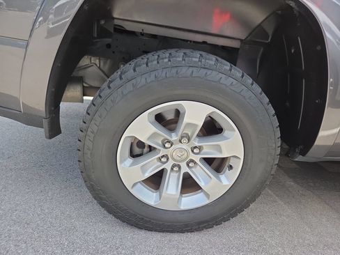 Used 2020 RAM 1500 Laramie RWD image 9