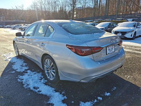 Used 2018 INFINITI Q50 Luxe w/ Essential Package (3.0T Luxe) image 5