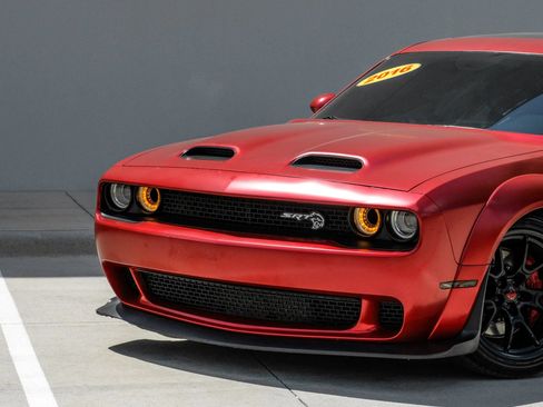Used 2016 Dodge Challenger SRT Hellcat RWD image 8