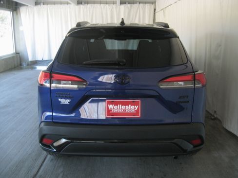Used 2024 Toyota Corolla Cross AWD Hybrid image 26