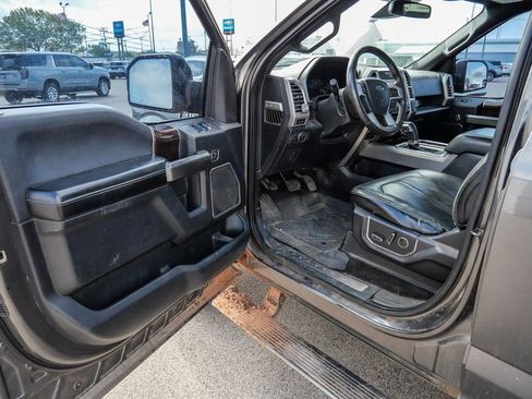 Used 2015 Ford F150 Platinum w/ Equipment Group 701A Luxury image 26