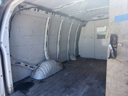 Used 2020 GMC Savana 2500 w/ Driver Convenience Package image 11