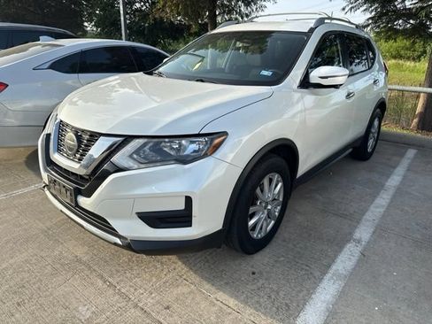 Used 2018 Nissan Rogue SV w/ Premium Package FWD image 1
