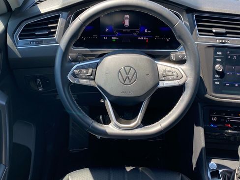 Certified 2023 Volkswagen Tiguan SE FWD image 5