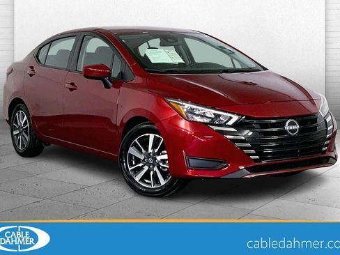 Used 2025 Nissan Versa SV image 1