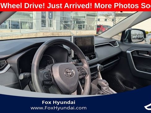 Used 2025 Toyota RAV4 XLE image 8