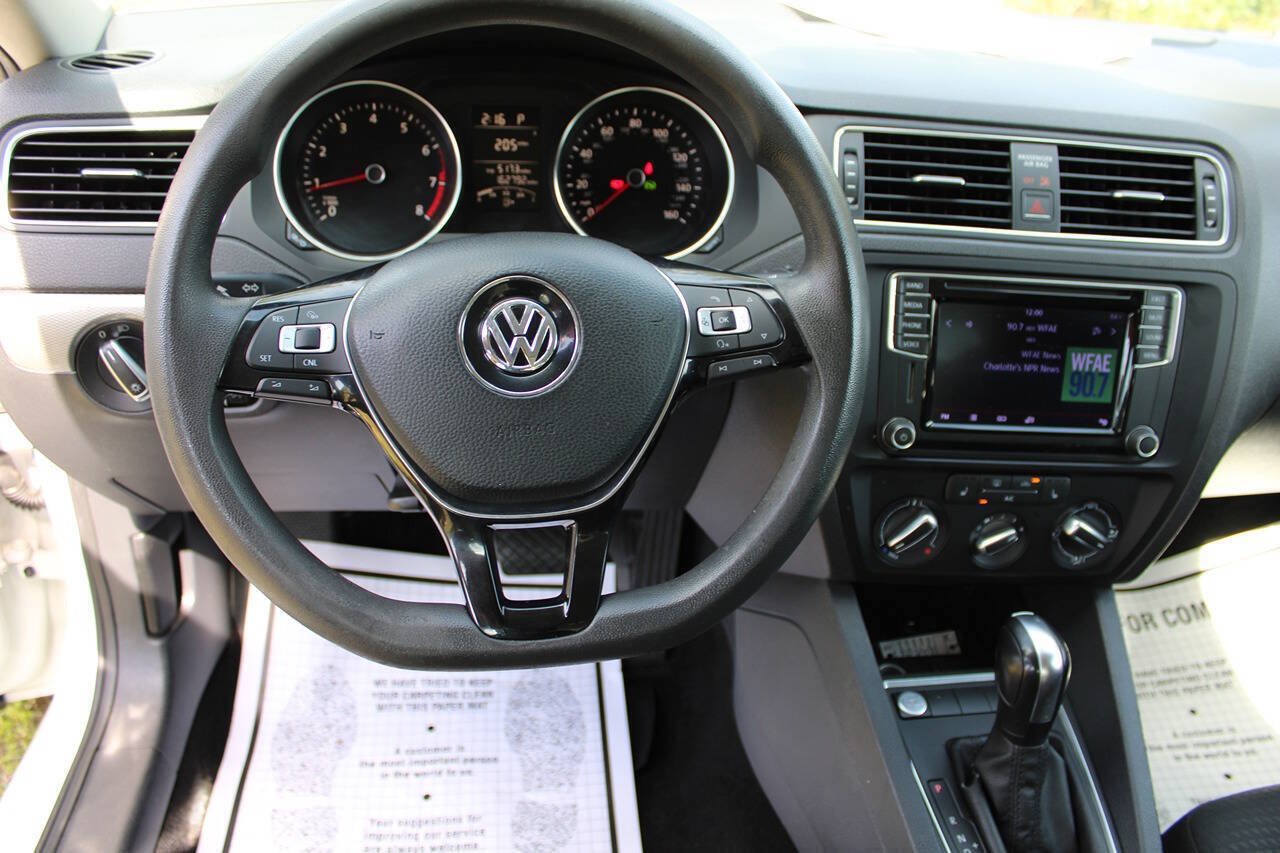 Used 2016 Volkswagen Jetta SE FWD image 22
