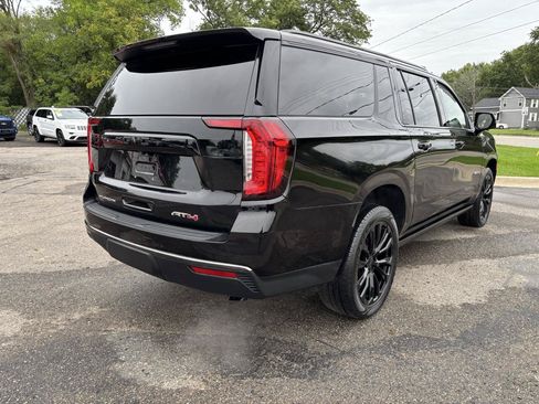 Used 2021 GMC Yukon XL AT4 w/ Technology Package AWD/4WD image 5