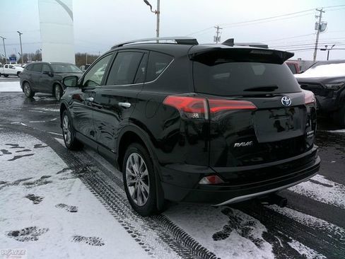 Used 2017 Toyota RAV4 Limited w/ Carpet Mat Package image 5