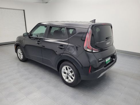 Used 2023 Kia Soul LX w/ LX Technology Package FWD image 3