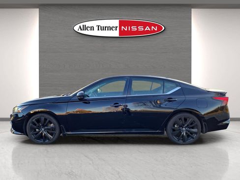 Used 2022 Nissan Altima 2.5 SR w/ Midnight Edition Package image 10