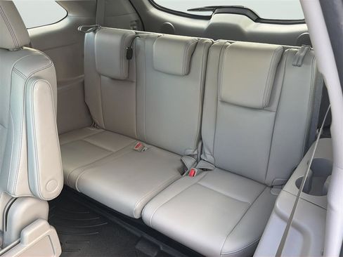 Used 2015 Toyota Highlander Limited Platinum AWD/4WD image 19