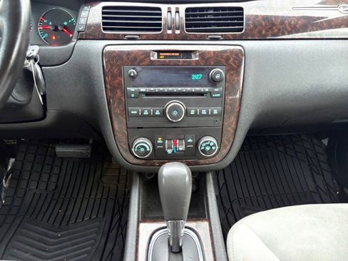 Used 2016 Chevrolet Impala LT image 8