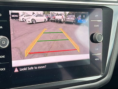 Used 2018 Volkswagen Tiguan S FWD image 16
