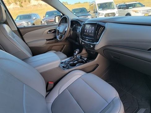 Used 2021 Chevrolet Traverse LT w/ LPO, Blackout Package image 38