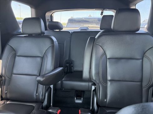 Used 2023 Chevrolet Traverse LT AWD/4WD image 21