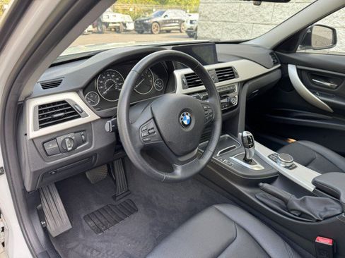 Used 2018 BMW 320i xDrive Sedan w/ Convenience Package AWD/4WD image 6