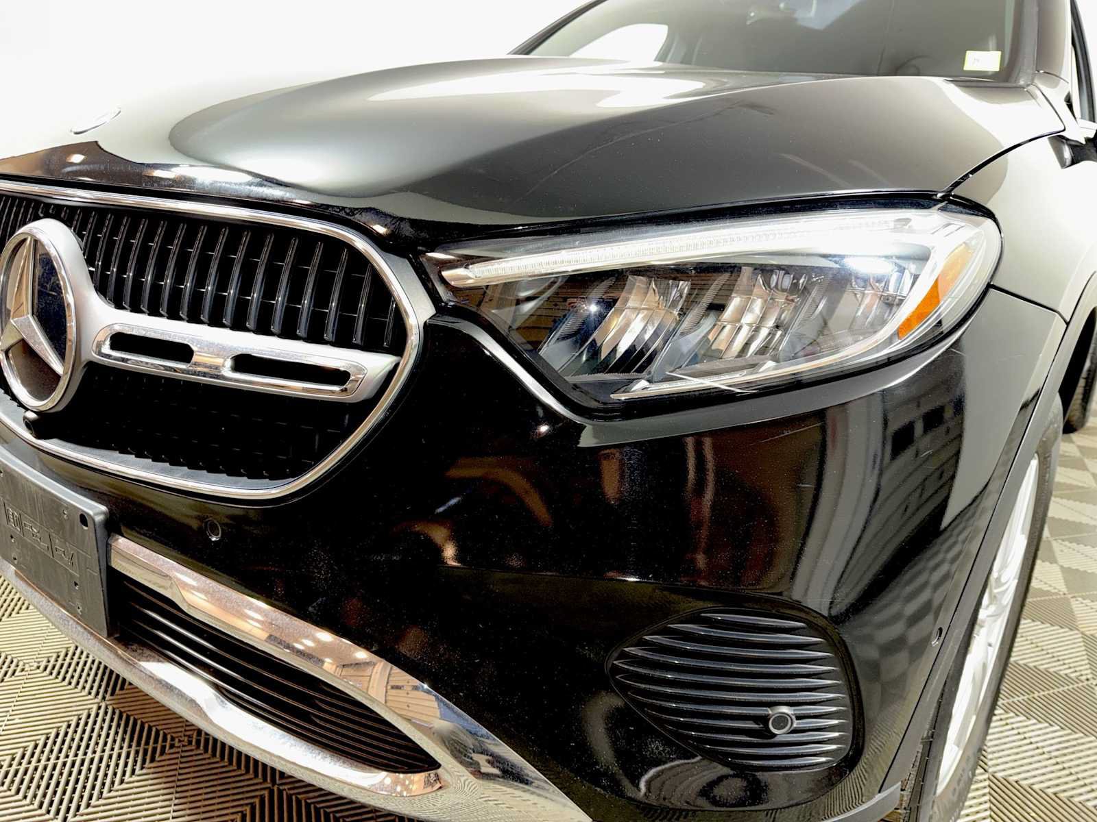 Used 2023 Mercedes-Benz GLC 300 4MATIC image 25