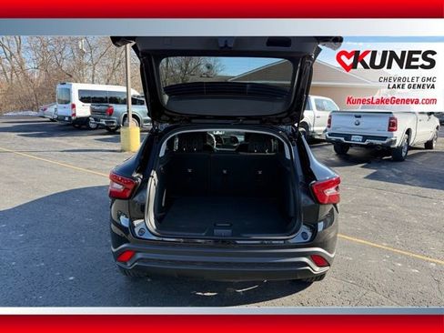 New 2026 Chevrolet Trax LS w/ LS Convenience Package image 21