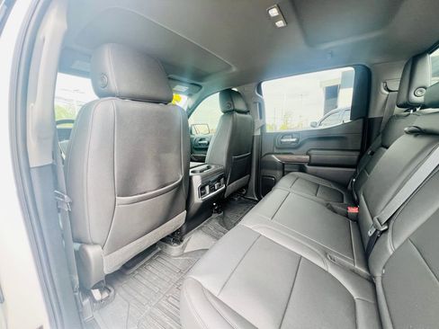 Used 2022 GMC Sierra 1500 SLT w/ SLT Convenience Package AWD/4WD image 32