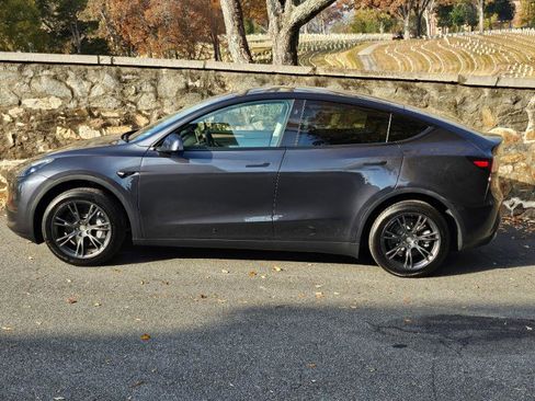 Used 2024 Tesla Model Y Long Range image 7