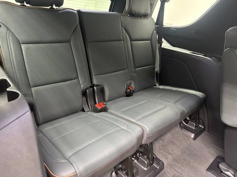 Used 2025 GMC Yukon AT4 w/ AT4 Premium Package AWD/4WD image 23