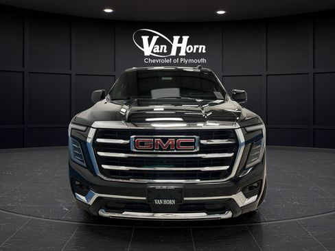 Used 2025 GMC Yukon XL Elevation w/ Elevation Premium Package AWD/4WD image 2