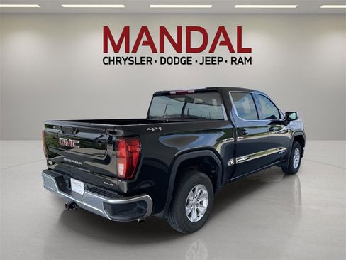 Used 2024 GMC Sierra 1500 SLE image 8