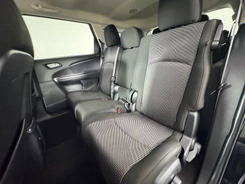 Used 2020 Dodge Journey SE w/ SE Popular Equipment Group FWD image 19