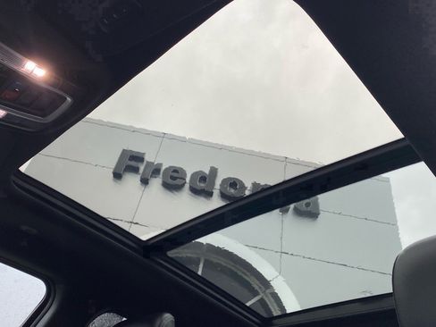 Used 2023 RAM 1500 Laramie image 25