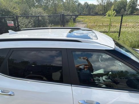 Certified 2023 Kia Seltos SX w/ SX Sunroof Package AWD/4WD image 6