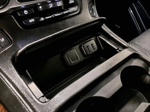 Used 2020 Chevrolet Tahoe Premier AWD/4WD image 16