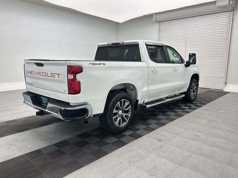 Certified 2022 Chevrolet Silverado 1500 LT AWD/4WD image 9