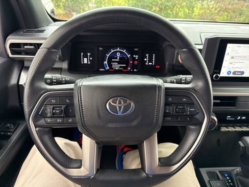 Used 2025 Toyota 4Runner SR5 image 41