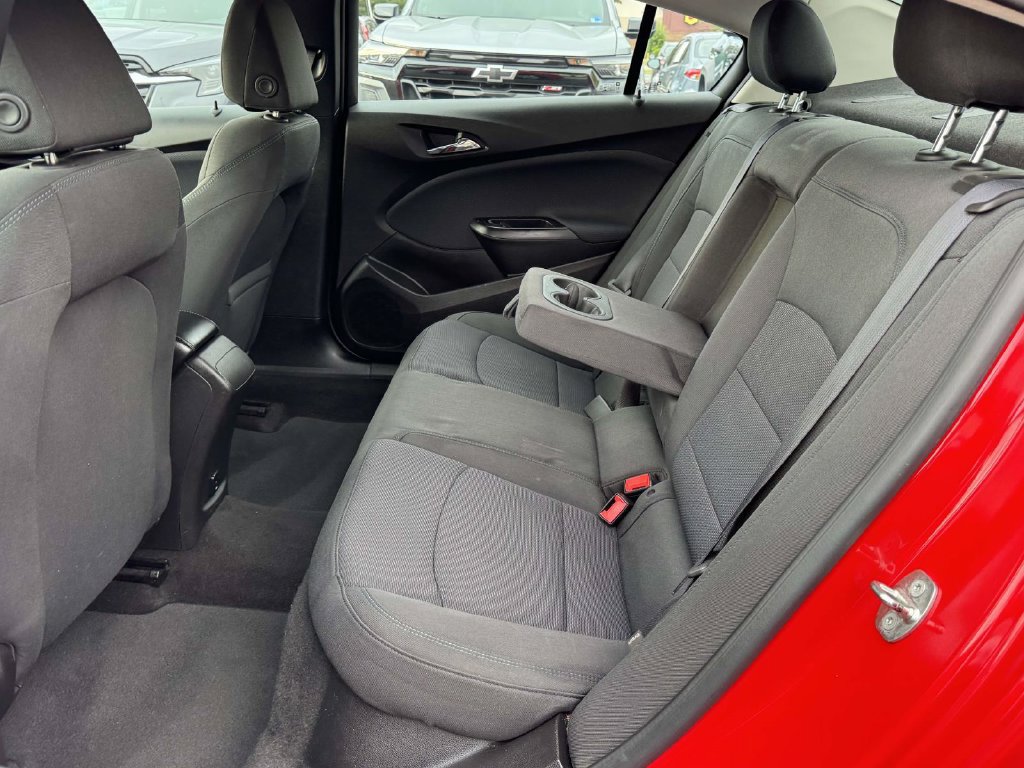 Used 2018 Chevrolet Cruze LT w/ LT Fleet Convenience Package FWD image 17
