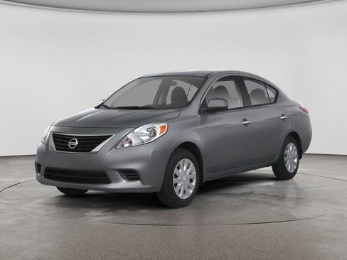 Used 2013 Nissan Versa SV FWD image 1