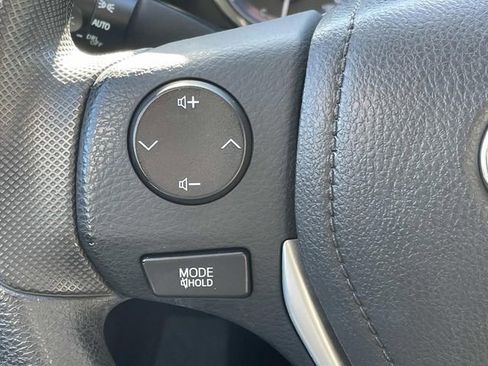 Used 2018 Toyota Corolla L image 21