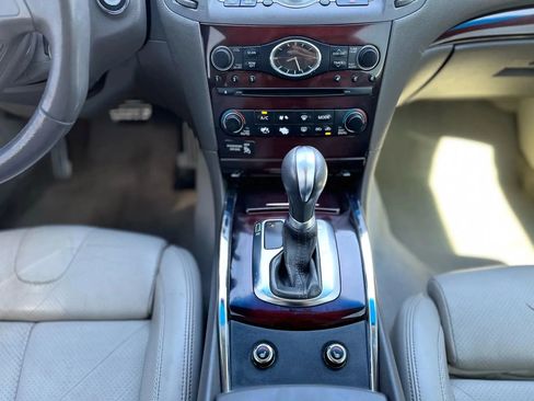 Used 2011 INFINITI G37 Journey w/ Premium Pkg image 14