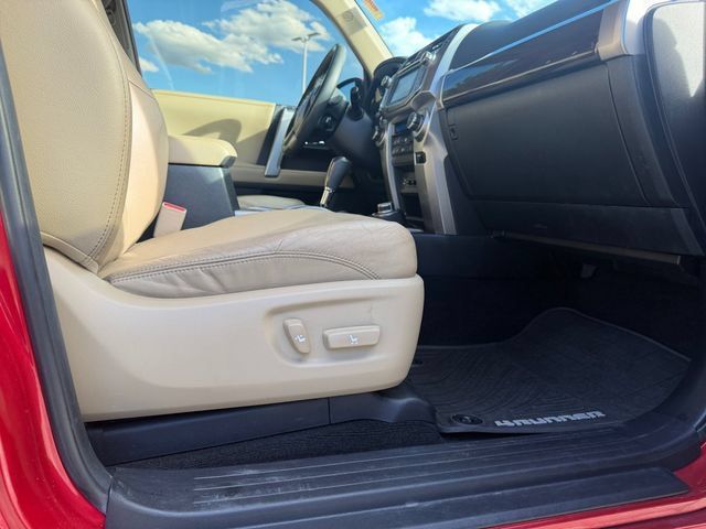 Used 2015 Toyota 4Runner Limited AWD/4WD image 22
