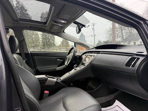 Used 2012 Toyota Prius Four w/ Deluxe Solar Roof Pkg image 18