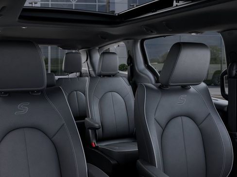 New 2026 Chrysler Pacifica Limited w/ S Appearance Package image 26