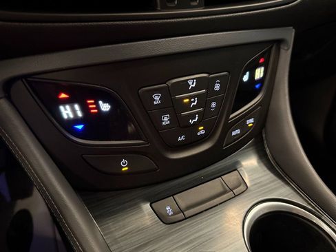 Used 2019 Buick Envision Essence image 14