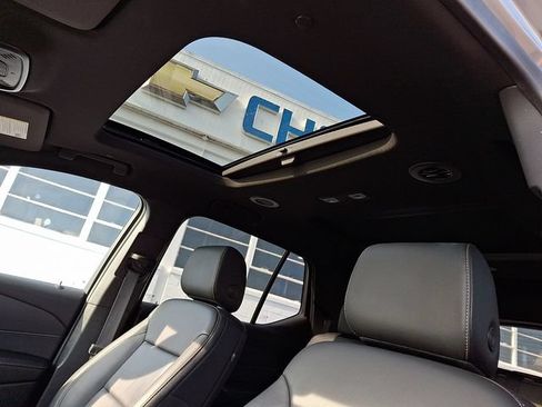 Certified 2023 Chevrolet Traverse LT w/ LT Premium Package AWD/4WD image 15