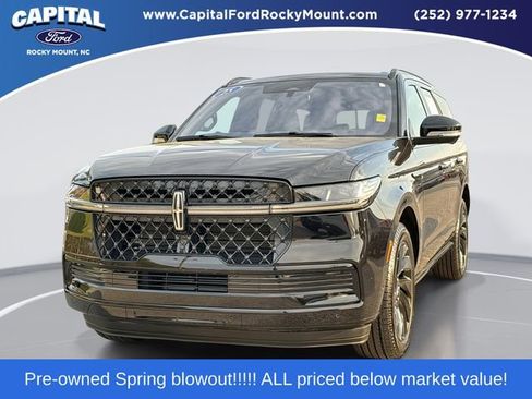 Used 2025 Lincoln Navigator Reserve w/ Jet Appearance Package AWD/4WD image 1