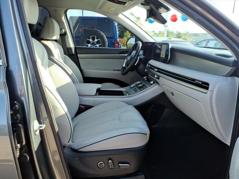 Used 2023 Hyundai Palisade SEL FWD image 17