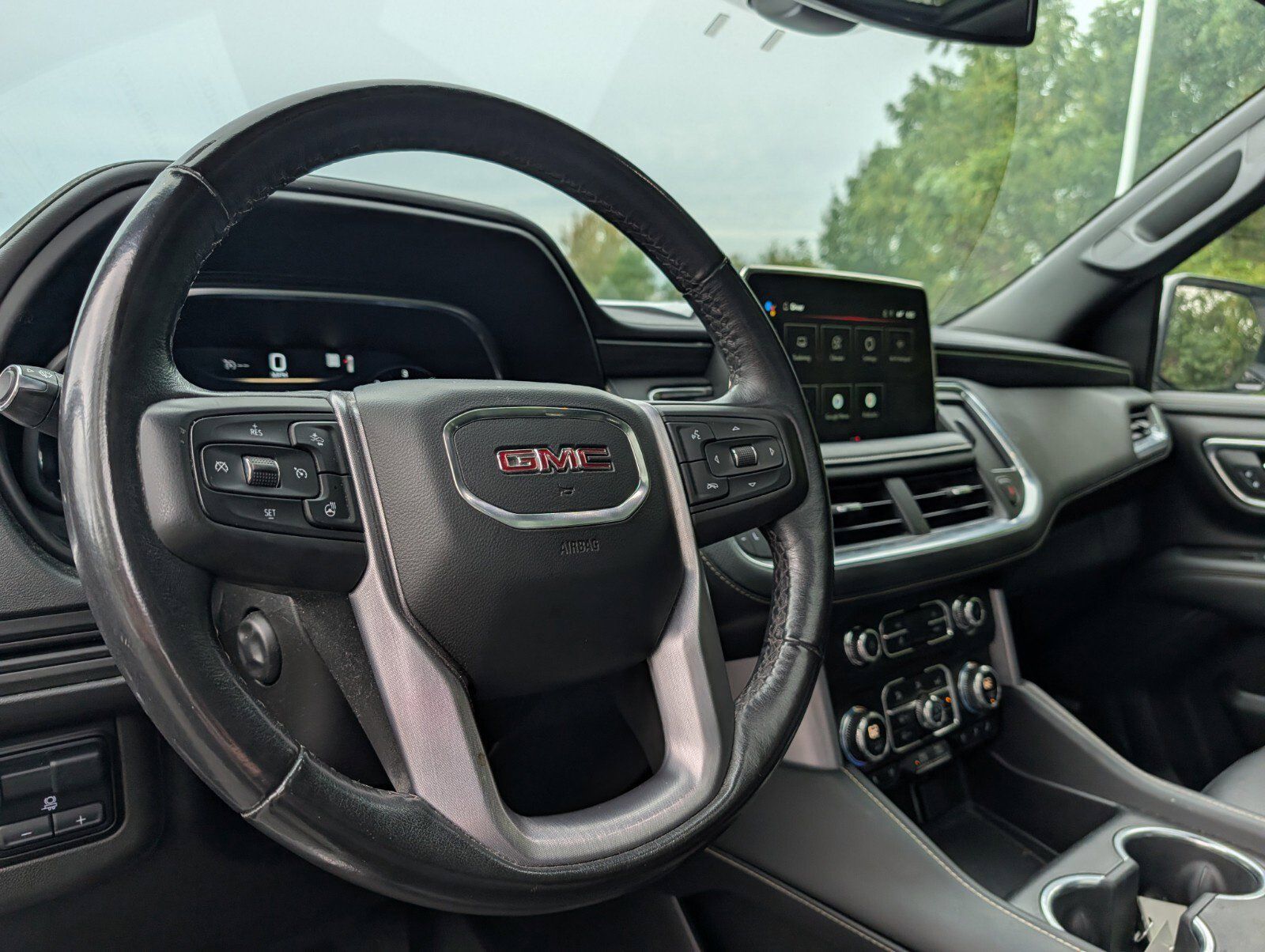 Used 2022 GMC Yukon SLT w/ SLT Premium Package AWD/4WD image 29