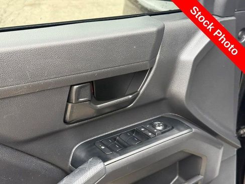 Used 2025 Toyota Tacoma SR AWD/4WD image 18