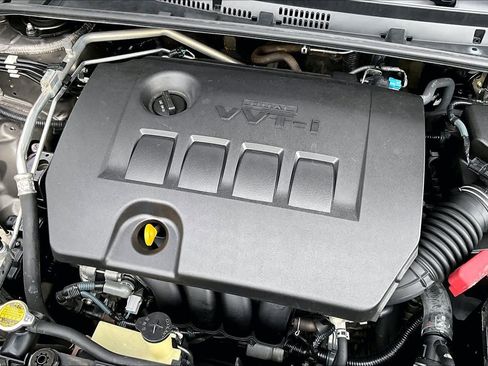 Used 2017 Toyota Corolla SE image 30